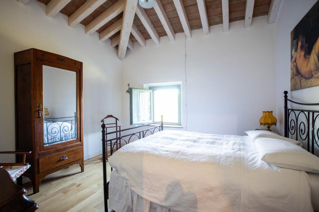 La Marcona Apartment Serramazzoni ภายนอก รูปภาพ