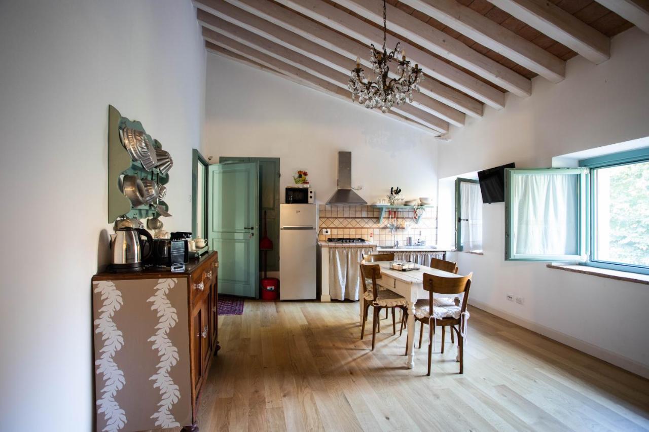 La Marcona Apartment Serramazzoni ภายนอก รูปภาพ