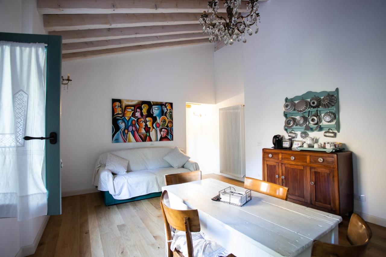 La Marcona Apartment Serramazzoni ภายนอก รูปภาพ